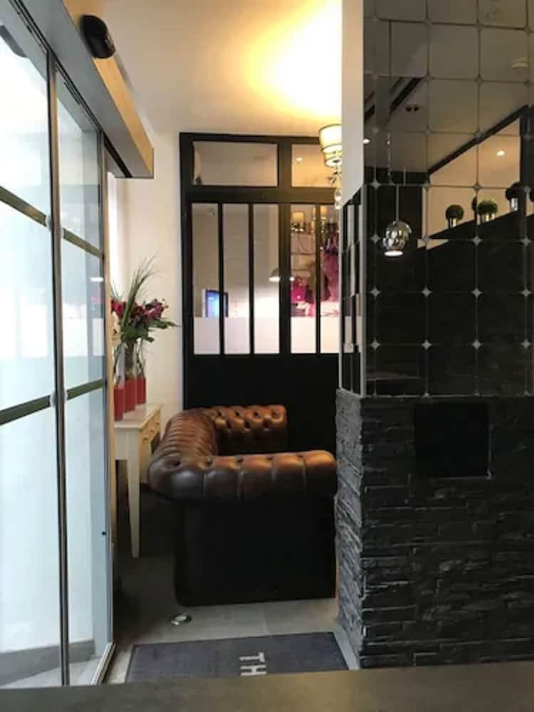 The Element Hotel Paris Exterior photo