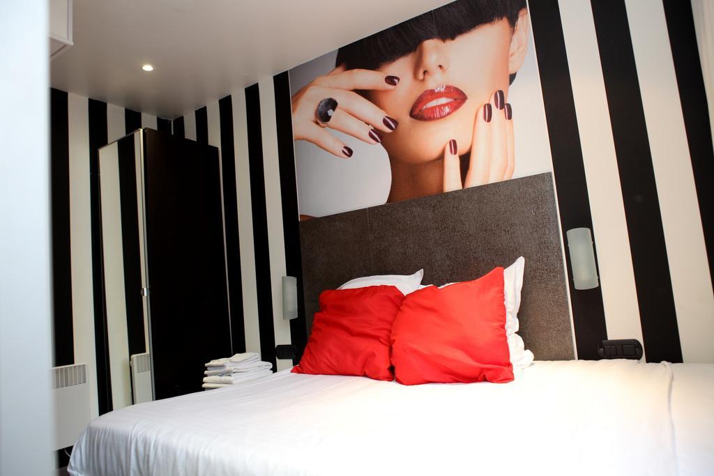 The Element Hotel Paris Exterior photo
